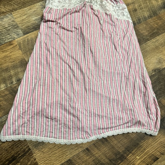 Victoria's Secret Pink and White Striped Lace Chemise - Picture 4 of 8
